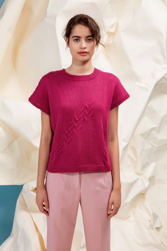 Truitje met korte mouwen en subtiel kabelmotief in Amira Light Lang Yarns
