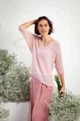 Dwarsgebreid elegant truitje met v-hals in Lotus | Lang Yarns
