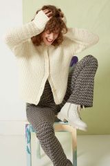 Vest met fantasiesteken en sluitboord in Carpe Diem | Lang Yarns