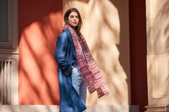 Luchtige sjaal met fantasiesteekn in Colorissimo & Silkhair | Lana Grossa