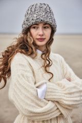 Warme muts met patentsteek in Cool Merino Print | Lana Grossa