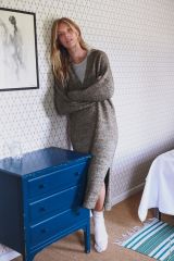 Top down jurk met v-hals en kraag In Natural Alpaca Pelo | Lana Grossa