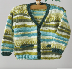 Kleurig babyvestje met zakken en knopen