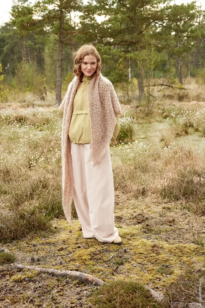 Gehaakte stola met fantasiemotief in Natural Superkid Tweed | Lana Grossa 