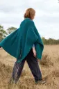 Poncho met structuurpatroon in Cashmere 16 Fine & Natural Superkid Tweed | Lana Grossa