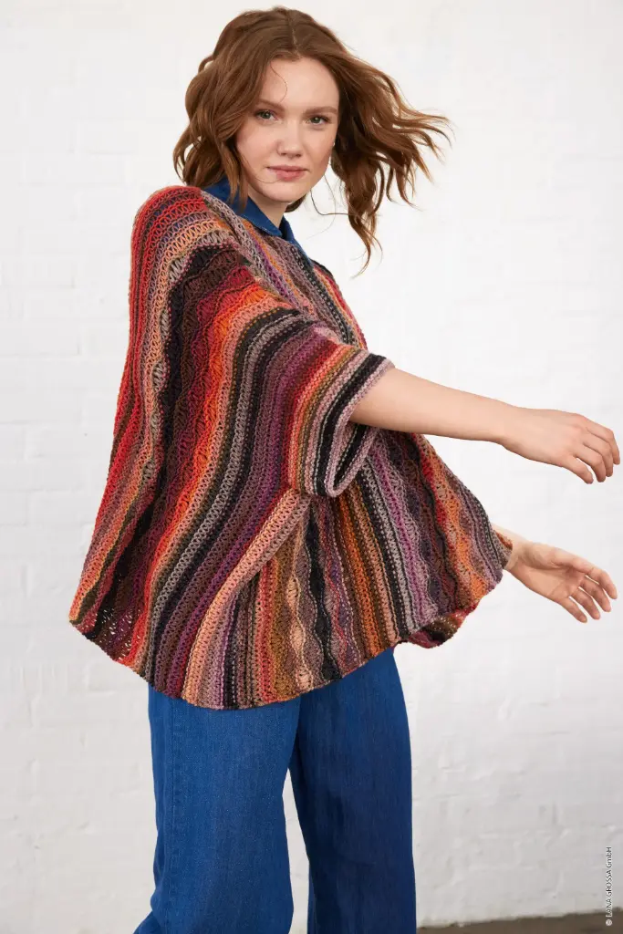 Poncho met fantasiemotieven in Farfalla | Lana Grossa