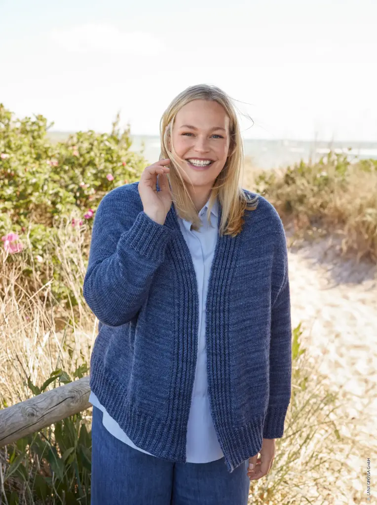 Vest met brede sluitboord in Cool Wool Vintage | Lana Grossa