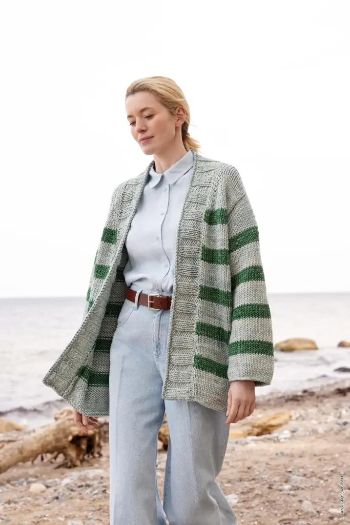 Top Down trui met streepmotief en v-hals in Vintage Superchunky | Lana Grossa