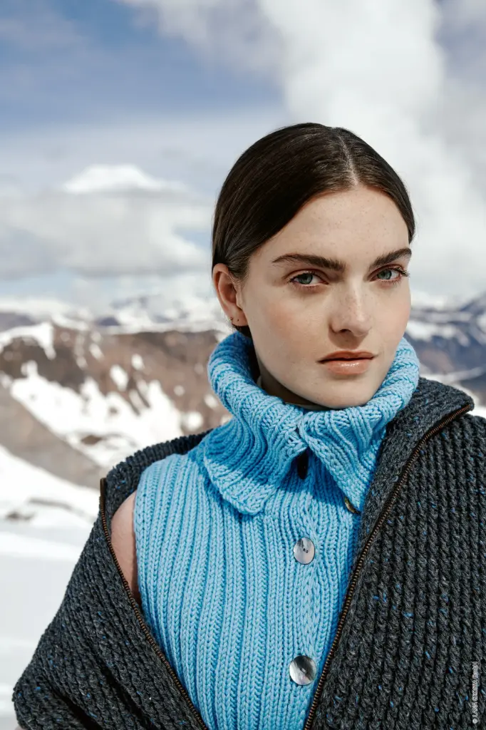 Kraag met knopen in Bingo | Lana Grossa