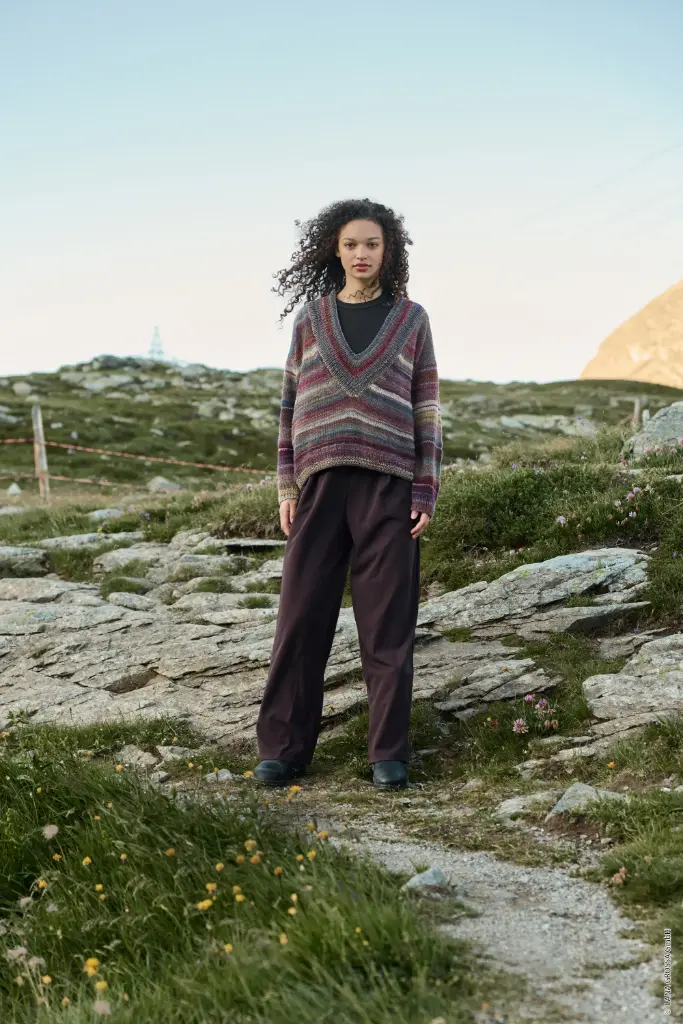 Top Down Trui met grote V-hals in Gomitolo Intenso | Lana Grossa