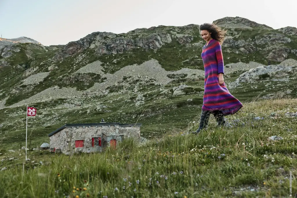 Halflang kleed in Gomitolo Versione | Lana Grossa