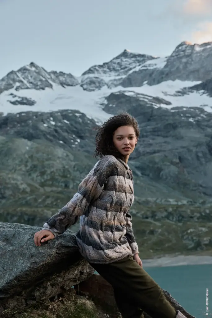 Trui met kabelmotief in Gomitolo Fumo | Lana Grossa