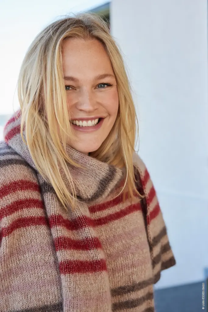 Klassieke sjaal met boordpatroon in Cool Wool Lace & Silkhair | Lana Grossa