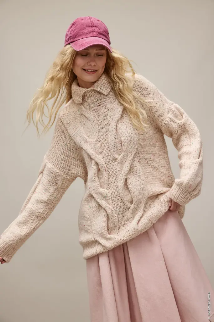 Lange trui met opvallend kabelmotief in Ecopuno & Natural Superkid Tweed | Lana Grossa 
