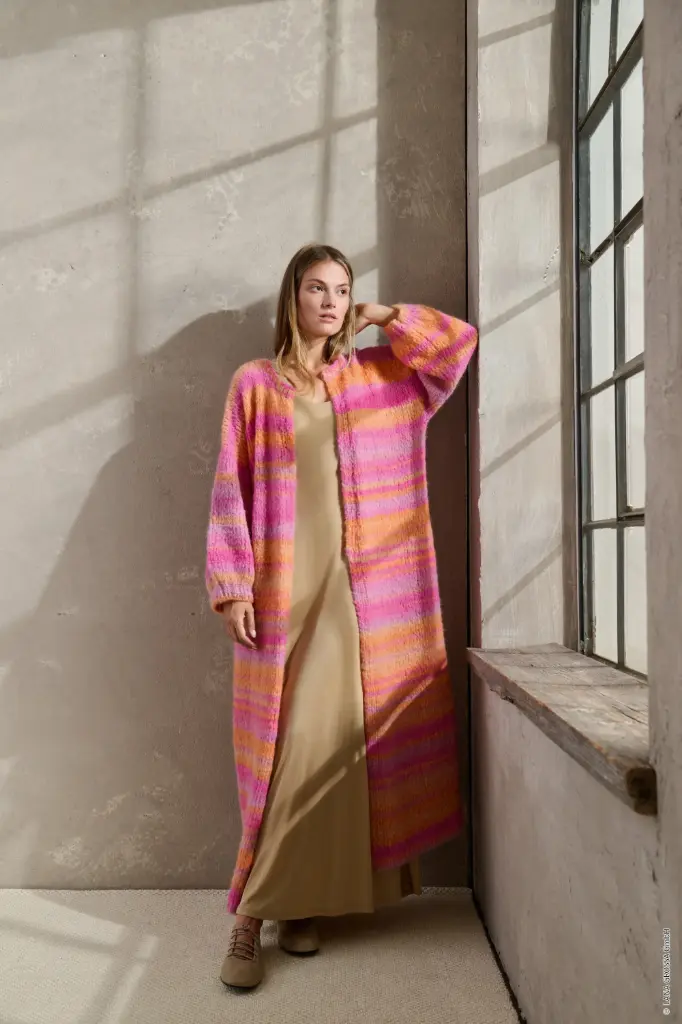 Lange vest met brede mouwen in Gigante | Lana Grossa