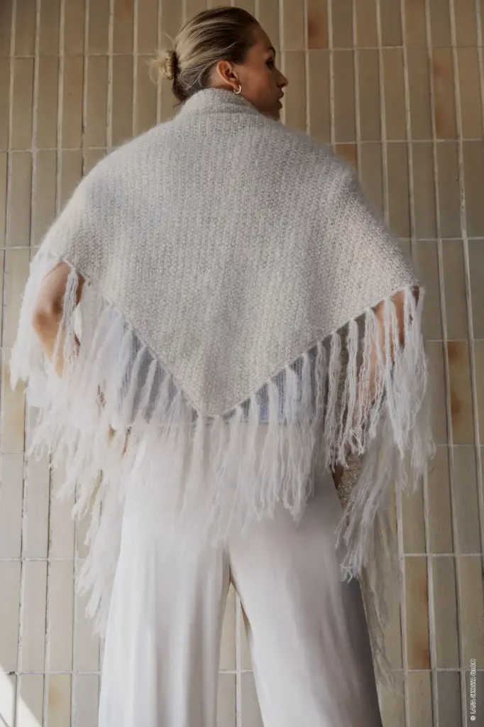 Schouderdoek met franjes in Brigitte 3 | Lana Grossa