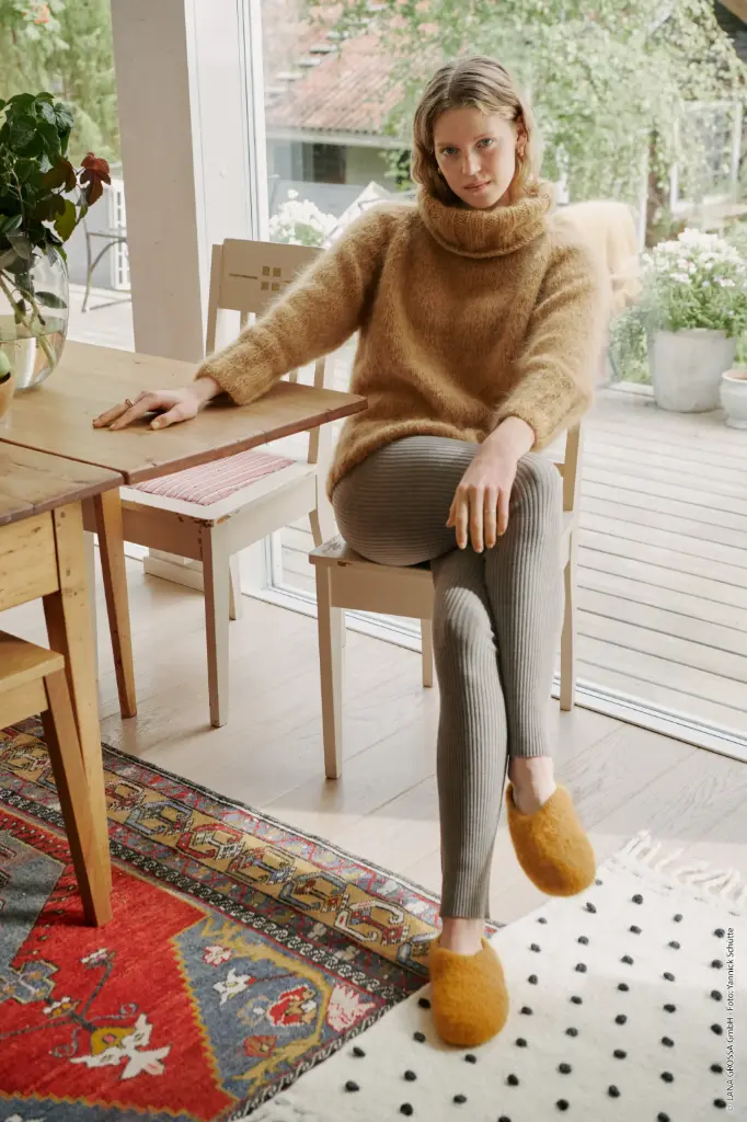 Trui met rolkraag en raglanmouwen in Brigitte 3 | Lana Grossa