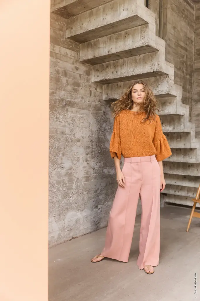 Losse trui met halflange klok mouwen in Summer Softness | Lana Grossa