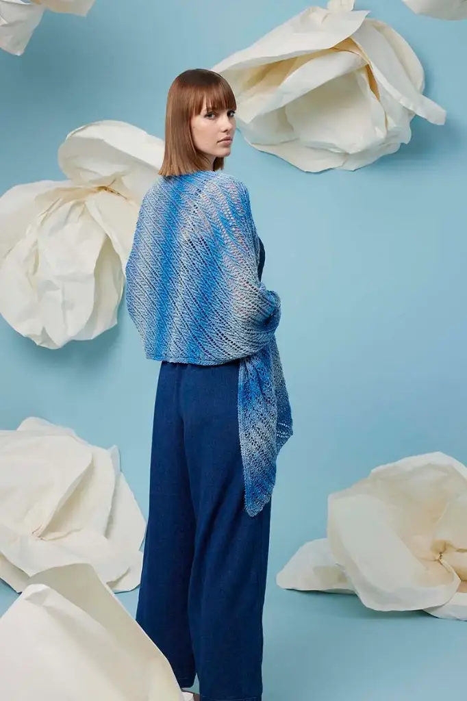 Grote brede sjaal met fantasiemotief in Linello | Lang Yarns