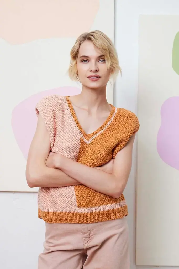 Topje met v-hals in Amira | Lang Yarns