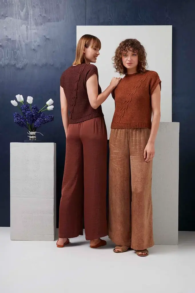 Mouwloos truitje met diagonaal motief in Vaya | Lang Yarns