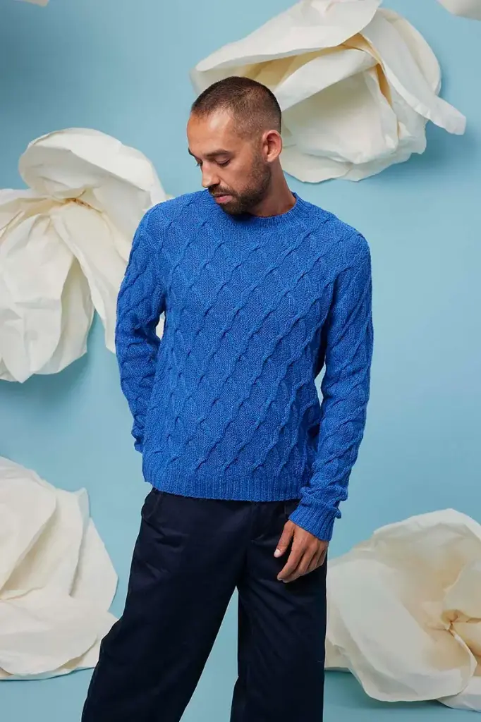 Mannentrui met kabelmotief in Ananas | Lang Yarns