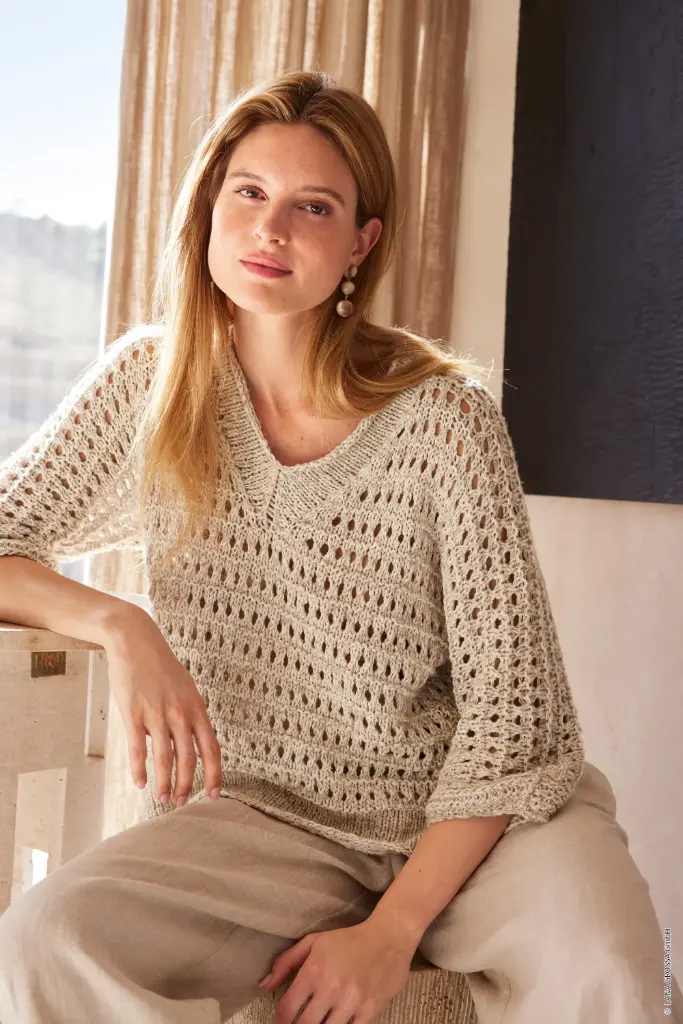 Trui met gaatjesmotief in Landlust Sommerseide & Bottoni | Lana Grossa
