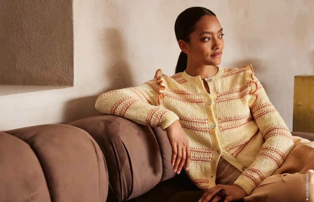 Vest met streepmotief en ruches in Ecopuno, Tencellino & Filo Paillettes | Lana Grossa