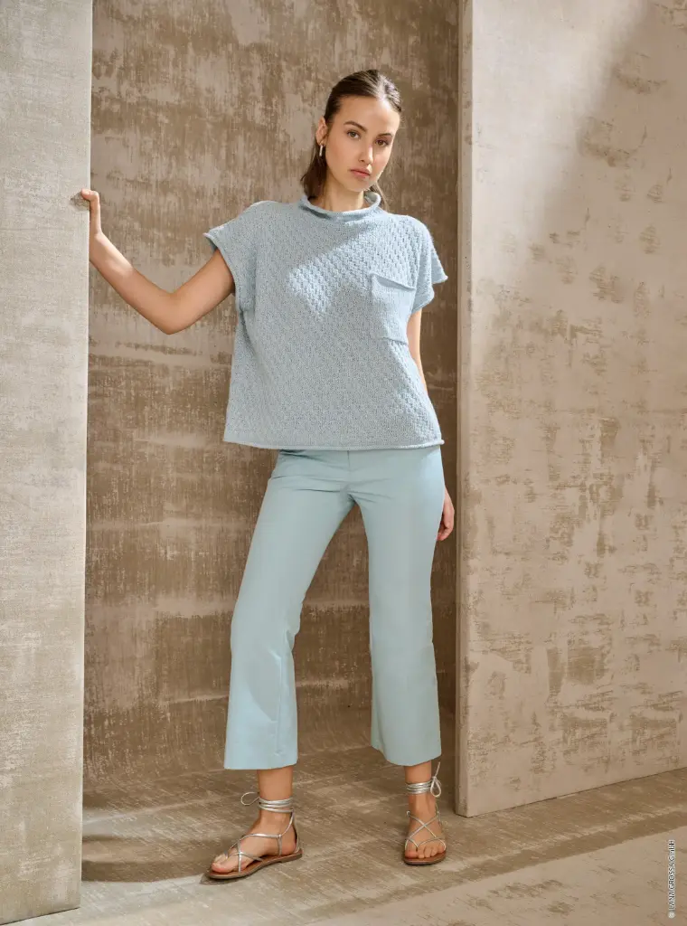 Truitje met staand kraagje en korte mouwen in Tencellino | Lana Grossa