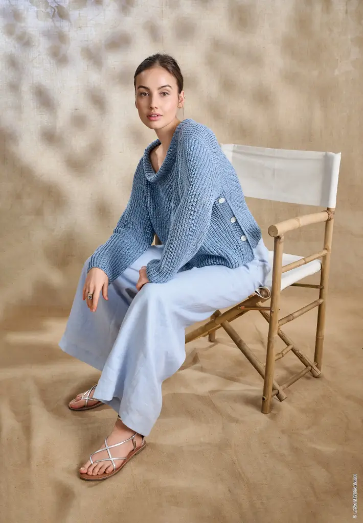 Trui met trechtermodel en halve patentsteek in Linarte | Lana Grossa