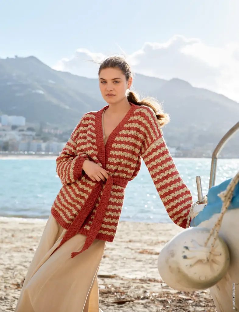 Gehaakte veste met fantasie steepmotief in Diversa | Lana Grossa