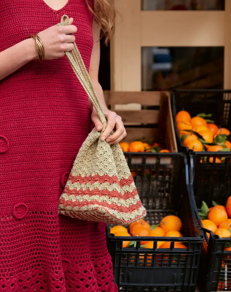 Gehaakte tasje met fantasiestreepjes in Diversa | Lana Grossa