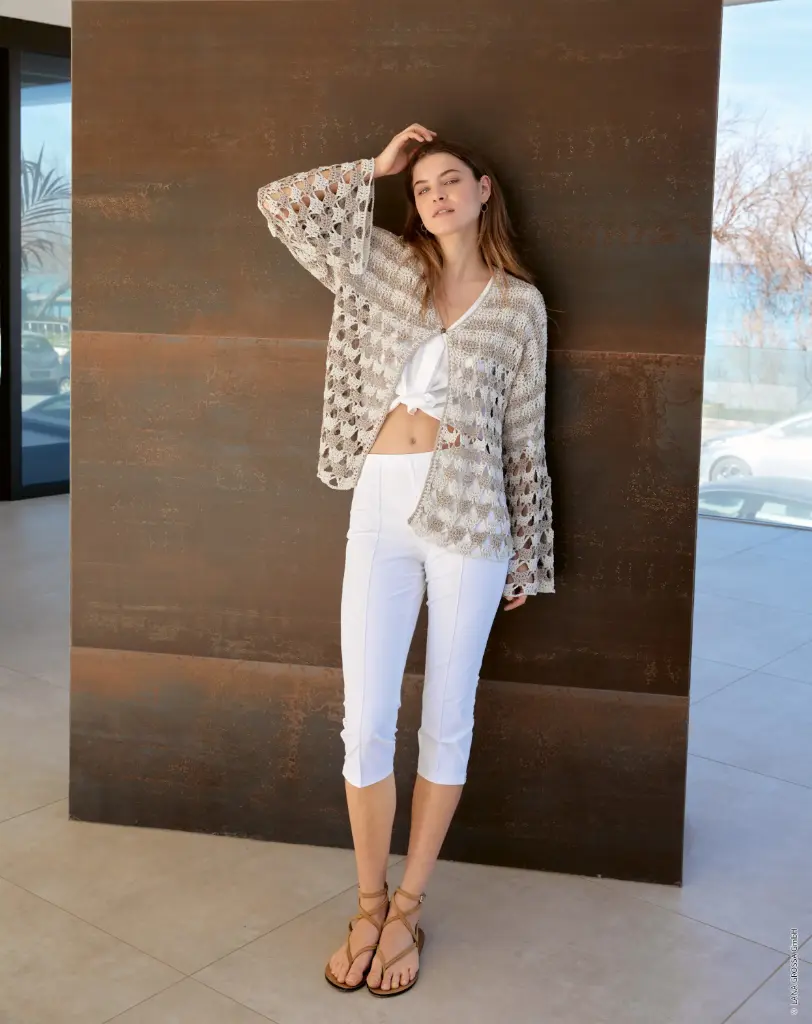 Gehaakte vest met open steek en streepmotief in Gioia | Lana Grossa