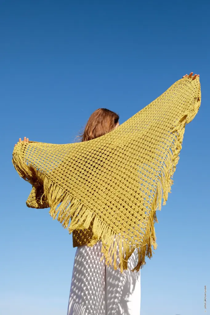 Gehaakte stola met franjes in Diversa | Lana Grossa