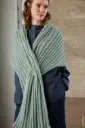 Stola met boordpatroon en doorsteeklus in Ecopuno, Brillino & Natural Superkid Tweed | Lana Grossa