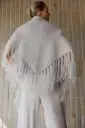Schouderdoek met franjes in Brigitte 3 | Lana Grossa